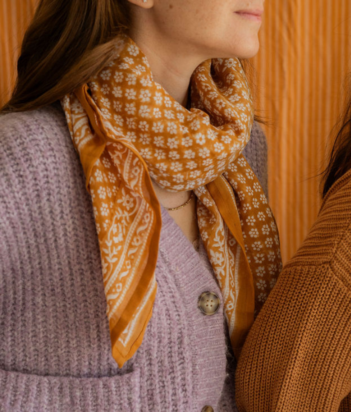 Grand foulard fleuri - Alma Camel