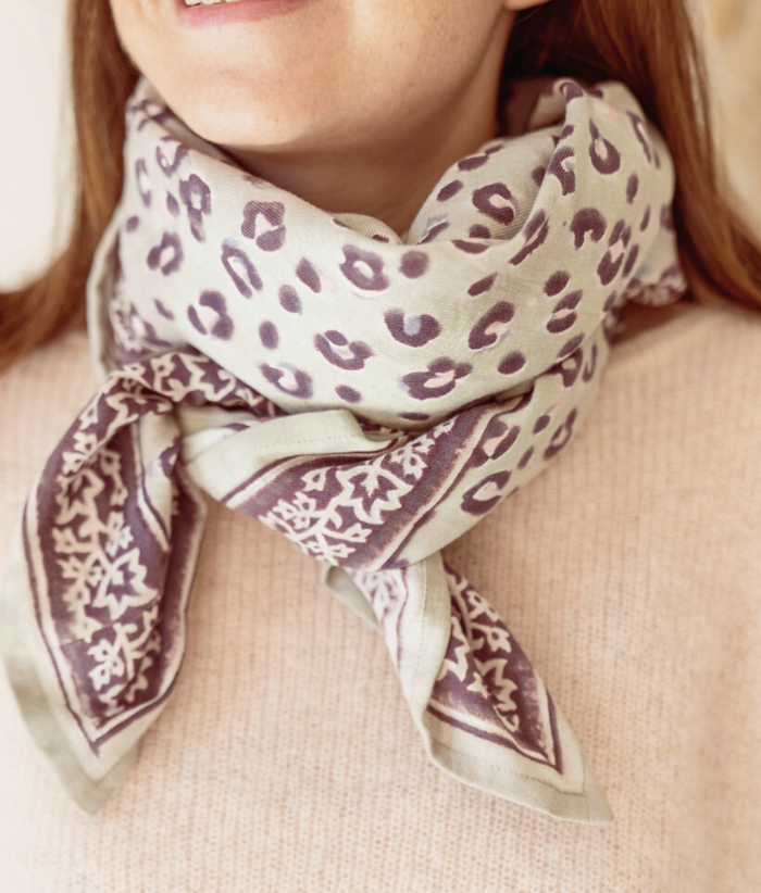 Grand foulard léopard - Bengal Tilleul