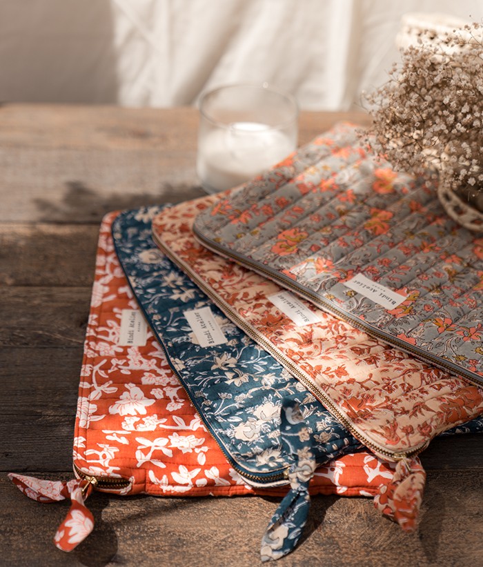 Pochette d'ordinateur - Isha Lagon