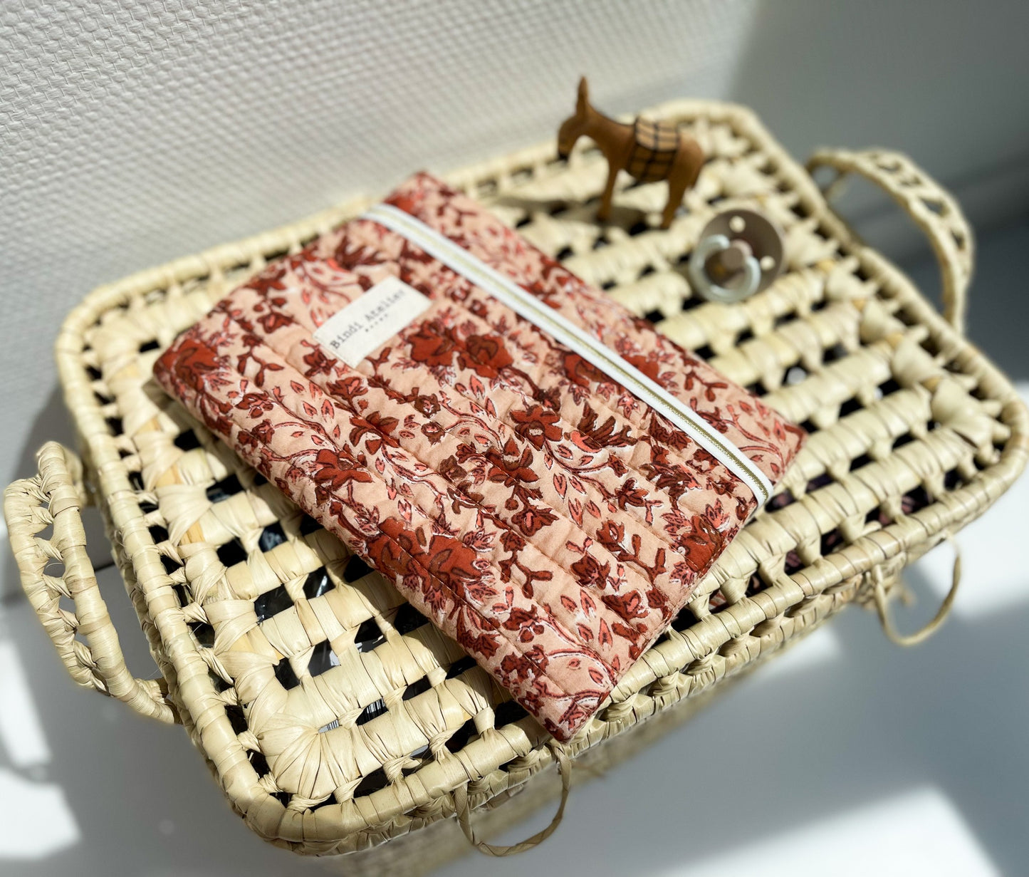 Protège carnet de santé - Isha Cerise