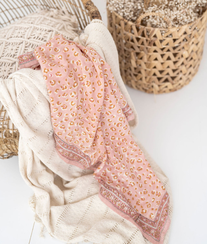 Grand foulard léopard - Bengal Blush