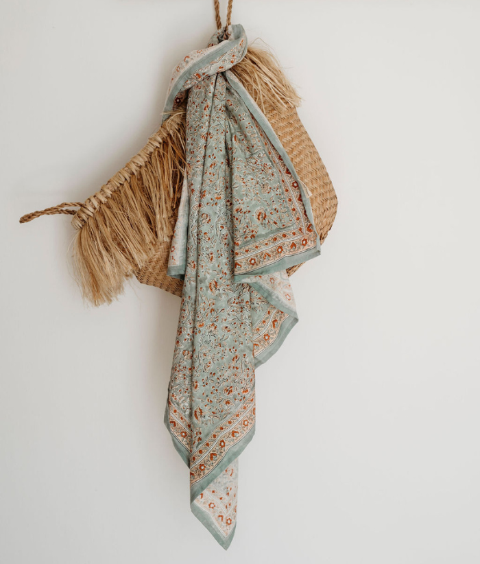 Grand foulard fleuri - Sarika Matcha