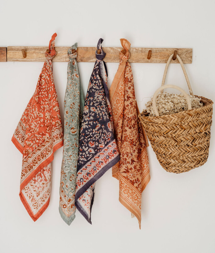 Grand foulard fleuri - Sarika Matcha